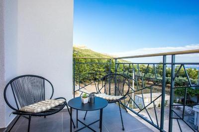 Apartman sa prekrasnim pogledom,potpuno opremljen za 4 osobe