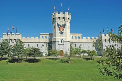 Extravagance - King 4 BRs, 2.5 BA Schaumburg