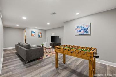 Comfy King bed, Free Wi-Fi, Home in Des Plaines