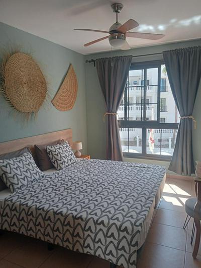 Greatly located apartment with heated pool, Los Cristianos
