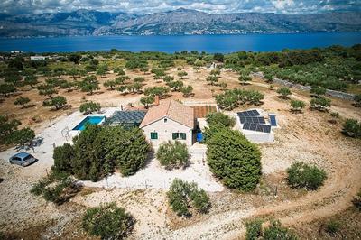 Holiday House Bracuta