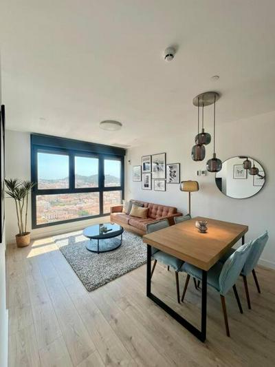 Skyline II Pool & Coworking by ELE Apartments