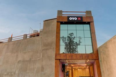 Super Hotel O Krishna guest house and restaurant