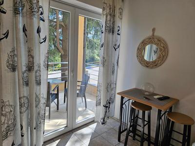Lovely apartment with a private terrace and sea view