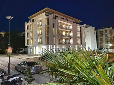 SUPREME Luxury HOTEL