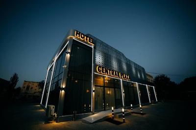 Central Plaza Hotel