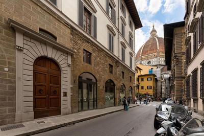 Apartments Florence - Modern Florentine Terrace few steps from Duomo