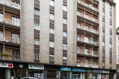 GuestHost - Missori & Bocconi Renovated Studio