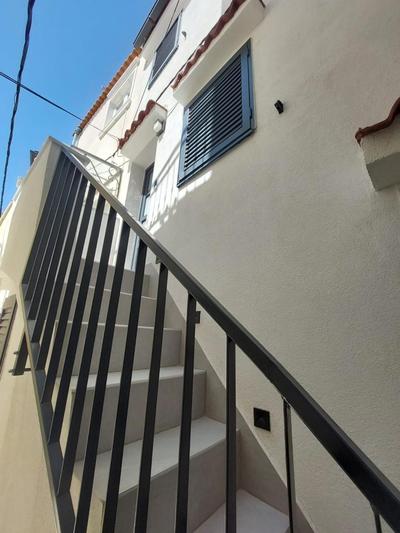 Apartments R&B