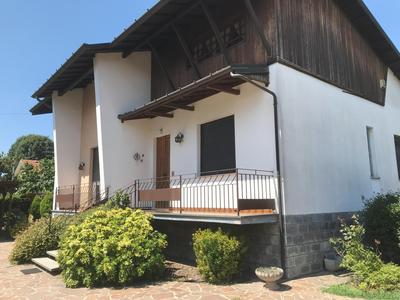 Villetta con taverna, palestra, lavanderia, giardino