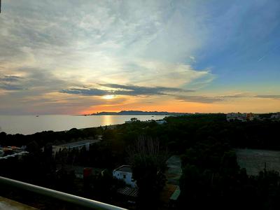 Penthouse d'exception avec Rooftop vue mer et colline 3 chambres sur 2 étages 100m de la plage