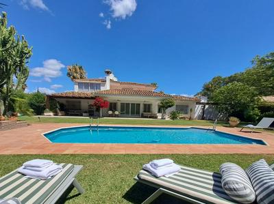 Noctua Villa Estepona pool and beach 013