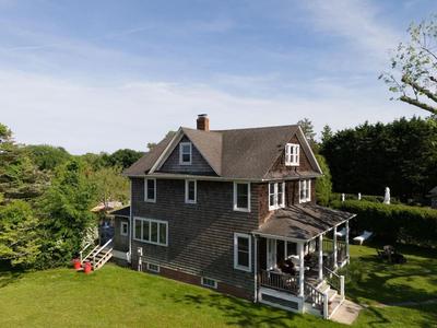 East Hampton Village Oasis