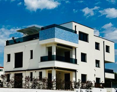 Penthouse Blue Horizon- a luxury penthouse with infinity pool, hot tub, sauna and sea views!