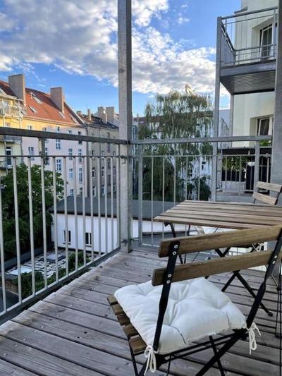Newly renovated apartment in ideal location