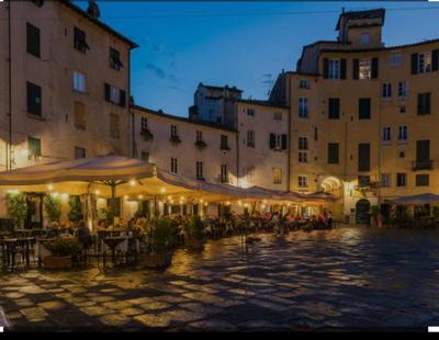 Golden Lily Lucca- Centro Storico