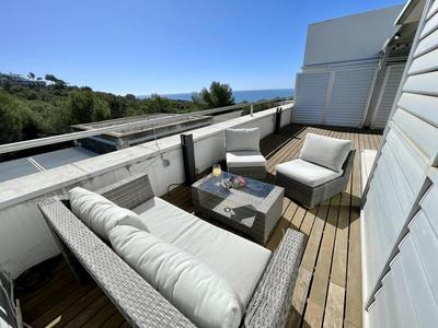 Casa espaciosa con piscina, aire acondicionado y jardín cerca de la playa de Vilanova - ES-332-9