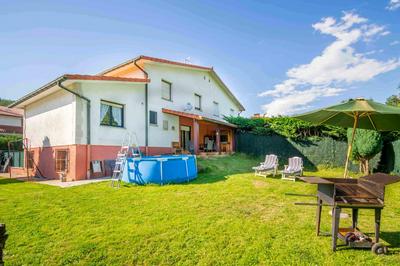 Gran casa de campo ideal para familias en Navarra