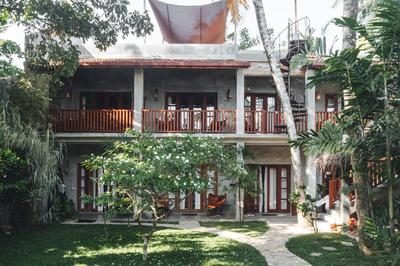 Jamu Surf Lodge