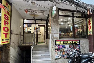 Hotel Spot Inn Paharganj Near New Delhi Railway Station