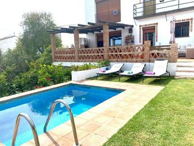 Espectacular casa con piscina en Gaucín