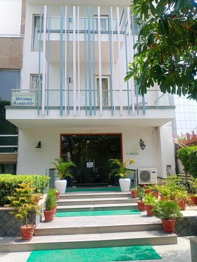 Stays - Golf Course Road