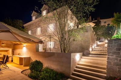 Grand Stone Casa Ciccarelli by Irundo
