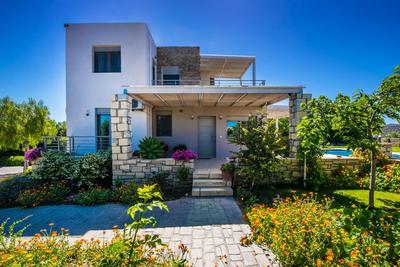 Royal nest villa Pitsidia