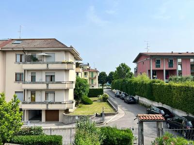 Beautiful Desenzano Apartment
