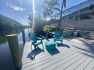 Beautiful Saltwater Front Home with a Pool