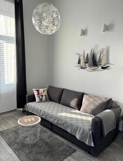 Santa Monica studio apartment