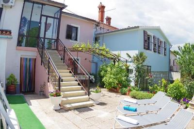 Ferienwohnung im Dorf Peresiji