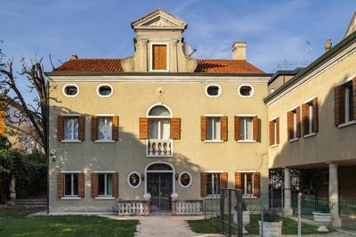 Library House - Venice Apartment