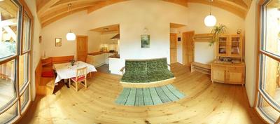 Ferienwohnung mit Terrasse und Spielplatz