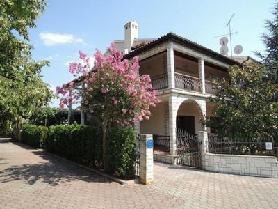 Wohnung in Vrvari mit Großem gemeinschaftlichem Pool
