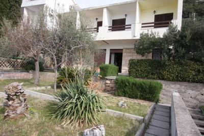 Ferienhaus in Doppelhaelfte in Pisak Omis