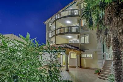 Appartement mit Balkon und Meerblick - b57210