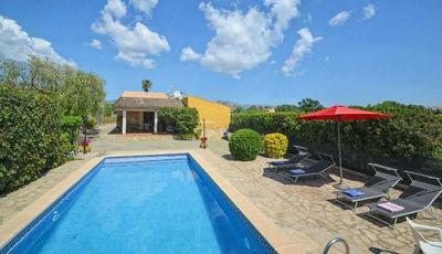 Flirty Cottage mit Pool in Buger bis zu 6 Personen