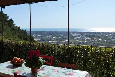 Schönes Haus mit Terrasse und atemberaubendem Blick, Grill, Wi-Fi, bis 7 Personen