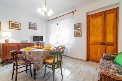 Geräumige Wohnung in Cala Gonone mit Grill und Neben dem Strand
