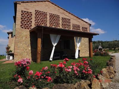Schönes Ferienhaus in Gambassi Terme mit Privatem Pool