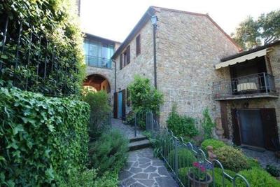 Ferienhaus in Caldana mit Terrasse und Grill