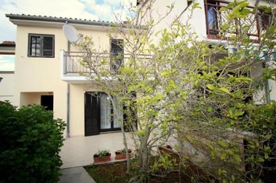 Haus Viktoria in Porec mit Garten in Strandnähe