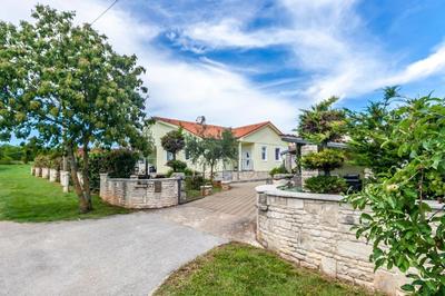 Villa Sole, Ferienvilla Mit Eigenem Pool Bei Pula