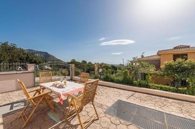 Wohnung in Cala Gonone mit Terrasse und Garten und Meerblick