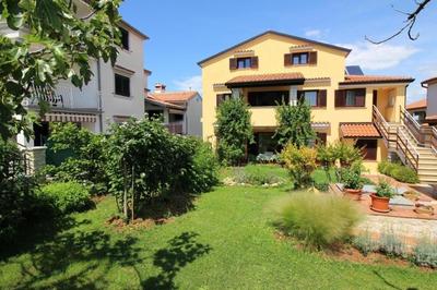 Ferienwohnung in Porec mit Balkon, in Strandnähe