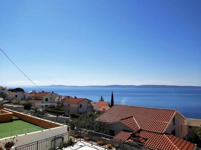 Helles Appartement mit Balkon und Meerblick
