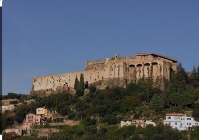 Luminosa mansarda con giardino