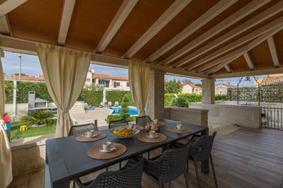 Villa Anabel bei Porec mit Pool, Jacuzzi und Sauna