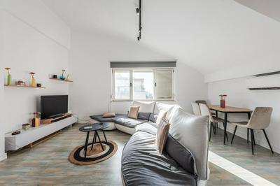 Lucas Lake View Penthouse